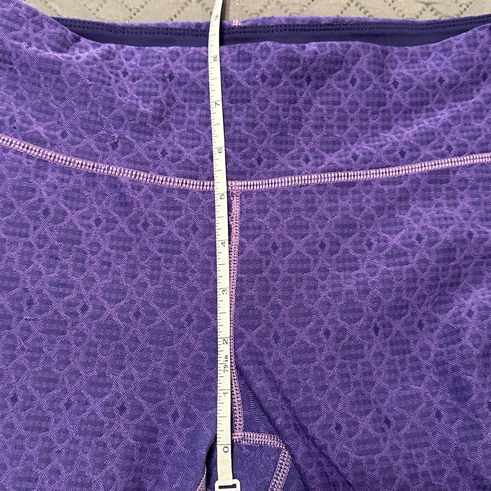 Prana Purple Patterned Cropped Leggings / Capri / Quarter Length - Picture 5 of 10